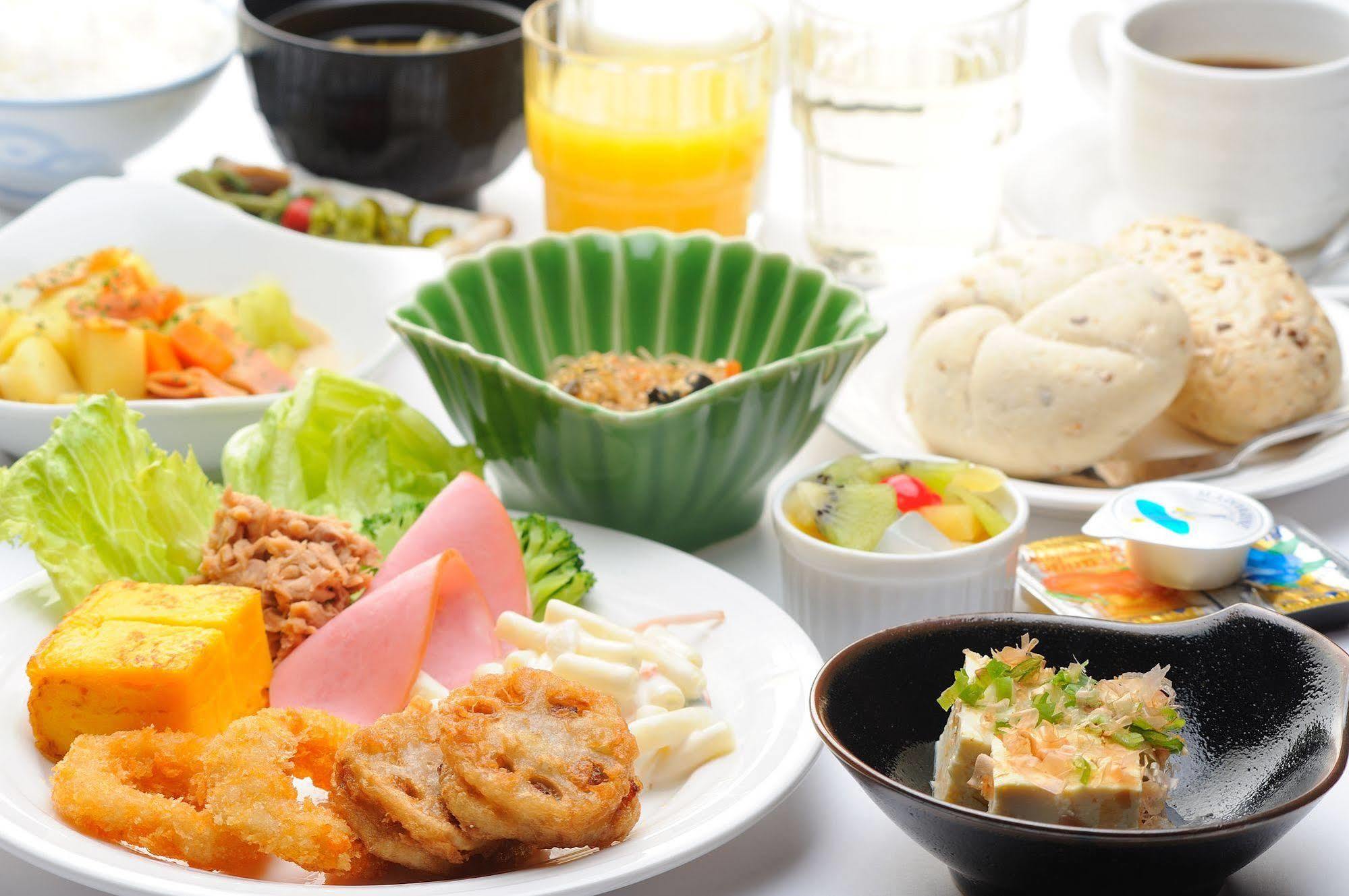 Hotel Route-Inn Toyama Ekimae Ngoại thất bức ảnh